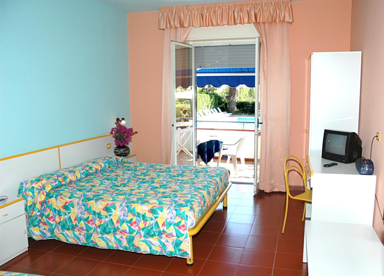 Hotel Seven Residence Палинуро Номер фото