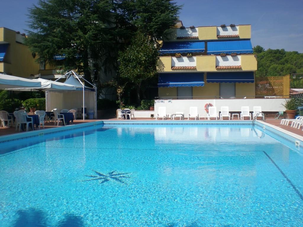 Hotel Seven Residence Палинуро Экстерьер фото