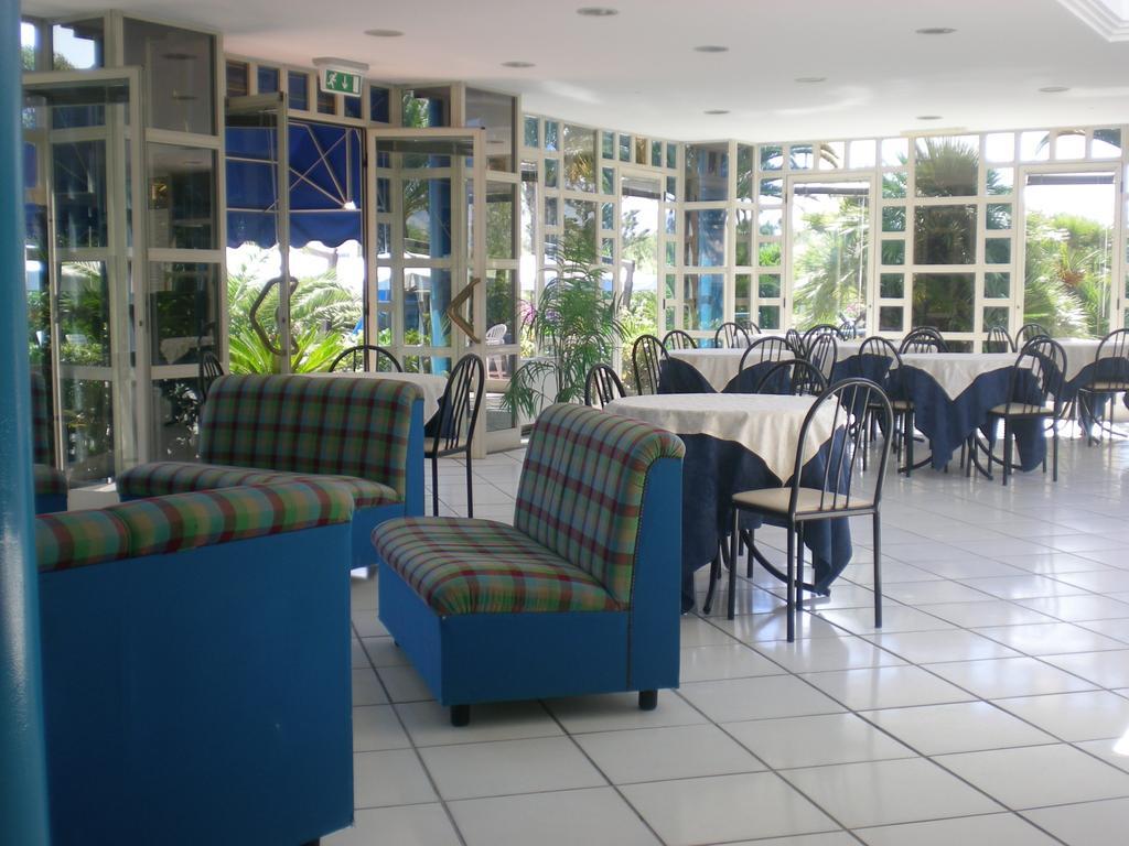 Hotel Seven Residence Палинуро Экстерьер фото